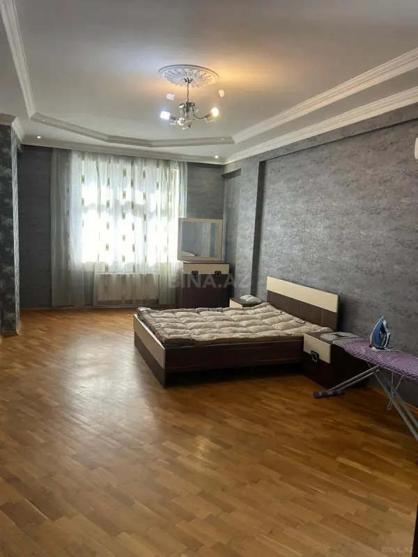 Kirayə verilir 3 otaqlı mənzil 130 m²