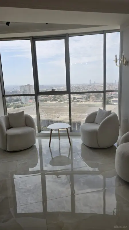 Satılır 2 otaqlı mənzil 83 m²