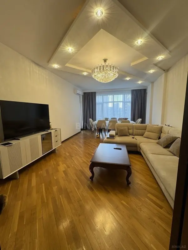 Satılır 3 otaqlı mənzil 140 m²