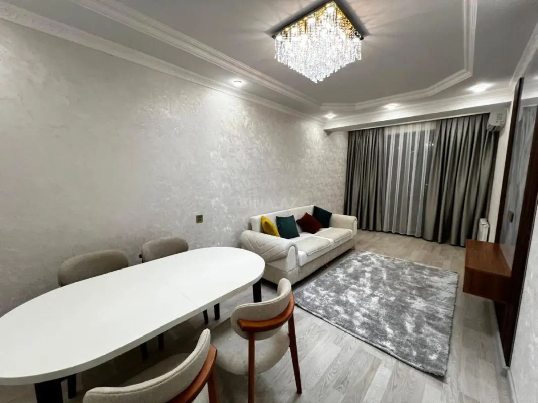 Kirayə verilir 2 otaqlı mənzil 60 m²