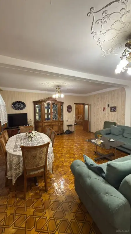 Satılır 5 otaqlı mənzil 130 m²