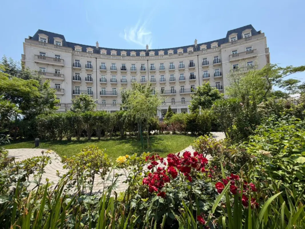 Satılır 4 otaqlı mənzil 165 m²