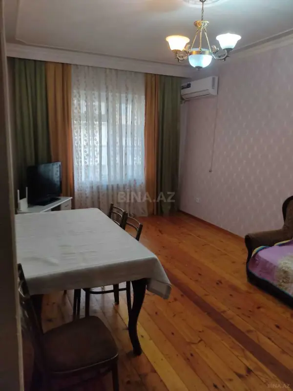 Kirayə verilir 2 otaqlı mənzil 75 m²