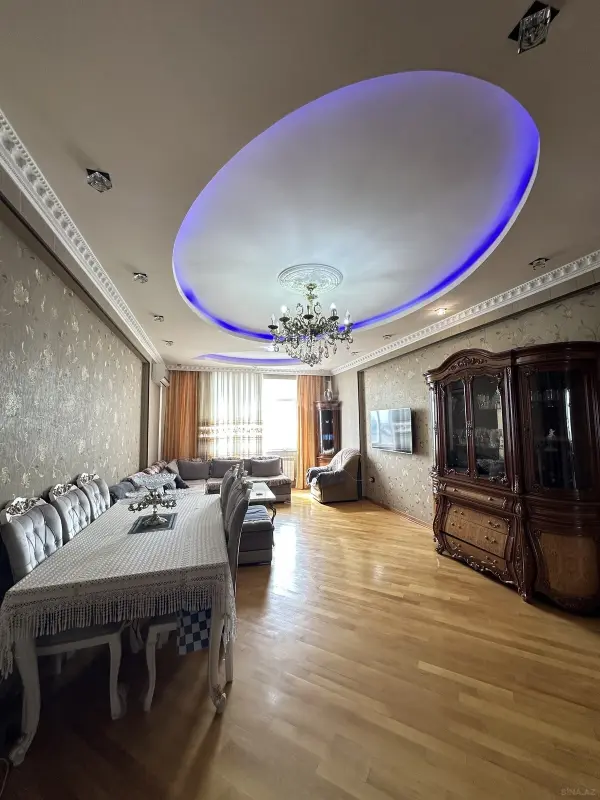 Satılır 4 otaqlı mənzil 144 m²