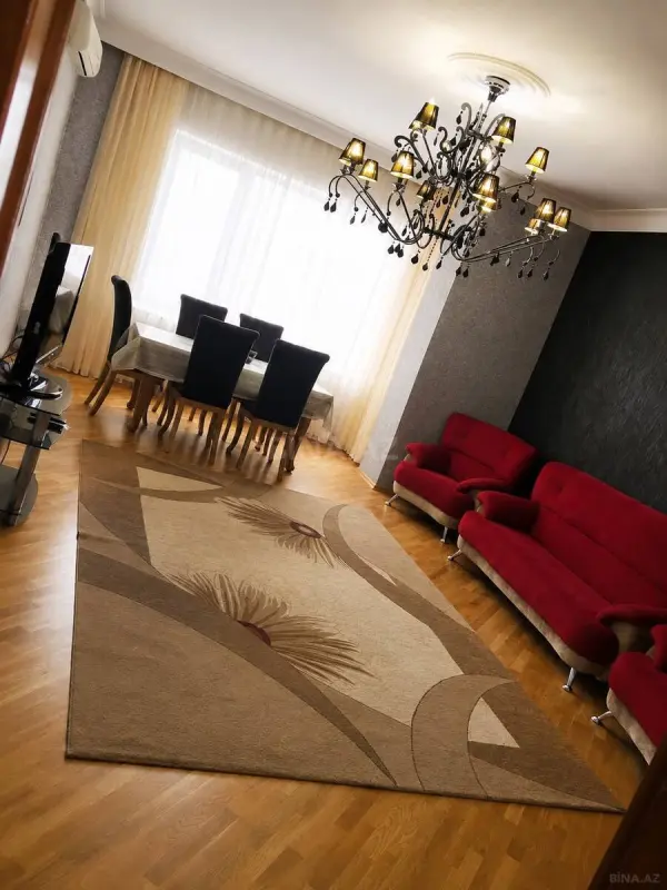 Kirayə verilir 3 otaqlı mənzil 140 m²