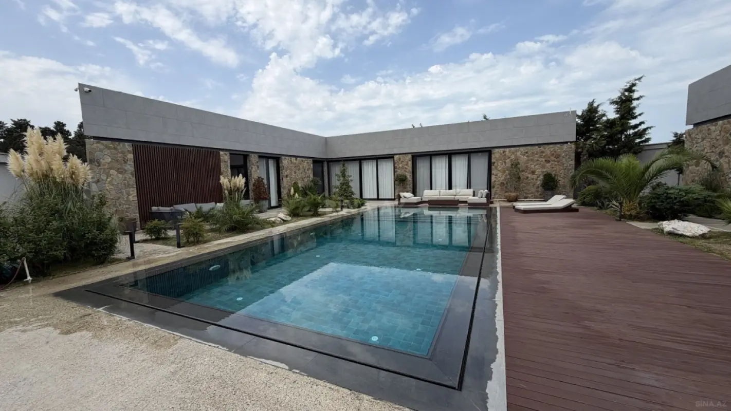 Satılır 5 otaqlı həyət evi 380 m²