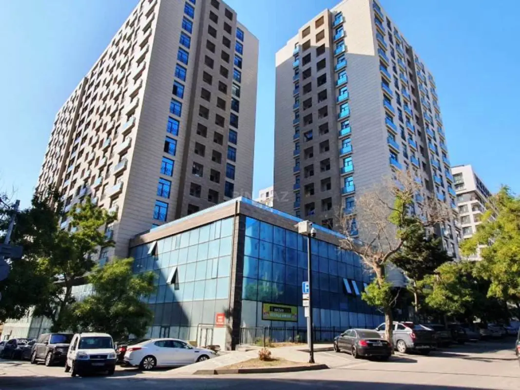 Satılır 3 otaqlı mənzil 122 m²