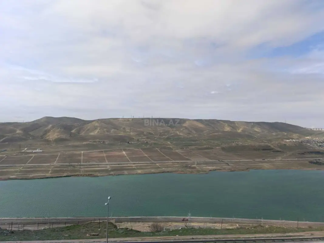 Satılır 3 otaqlı mənzil 96 m²