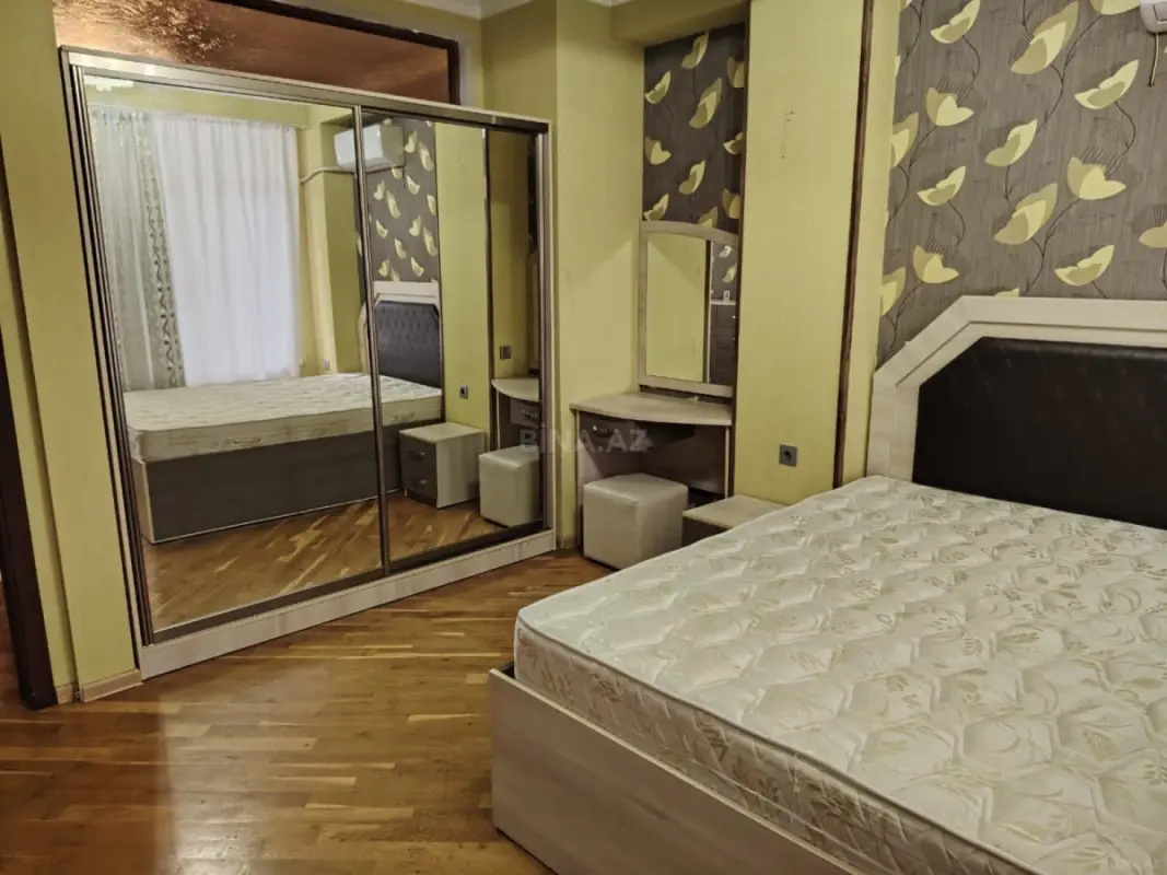 Satılır 2 otaqlı mənzil 75 m²