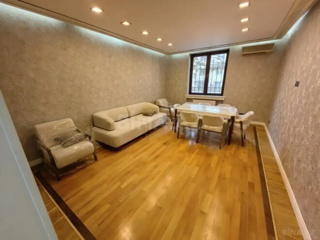Kirayə verilir 3 otaqlı mənzil 120 m²