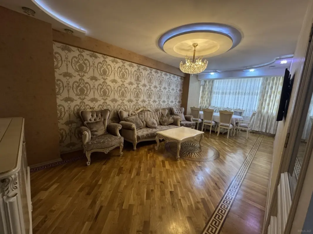 Satılır 3 otaqlı mənzil 130 m²
