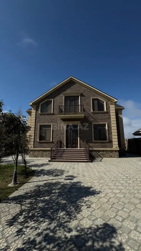Satılır 5 otaqlı həyət evi 470 m²