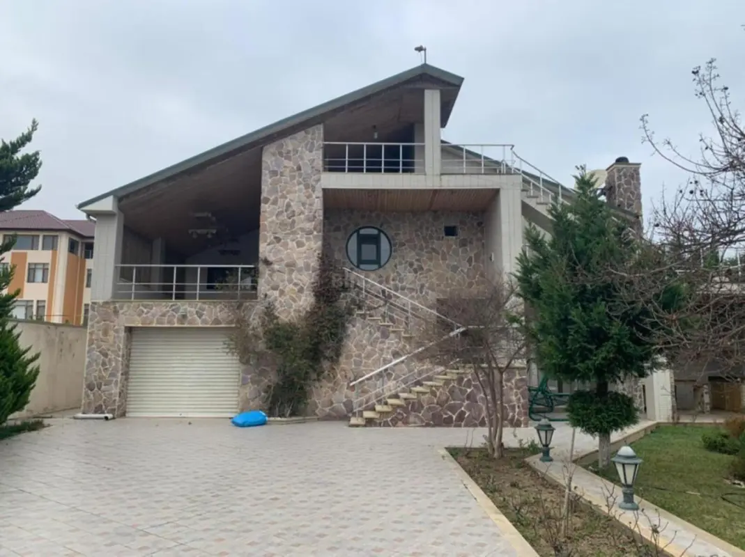 Satılır 6 otaqlı həyət evi 280 m²