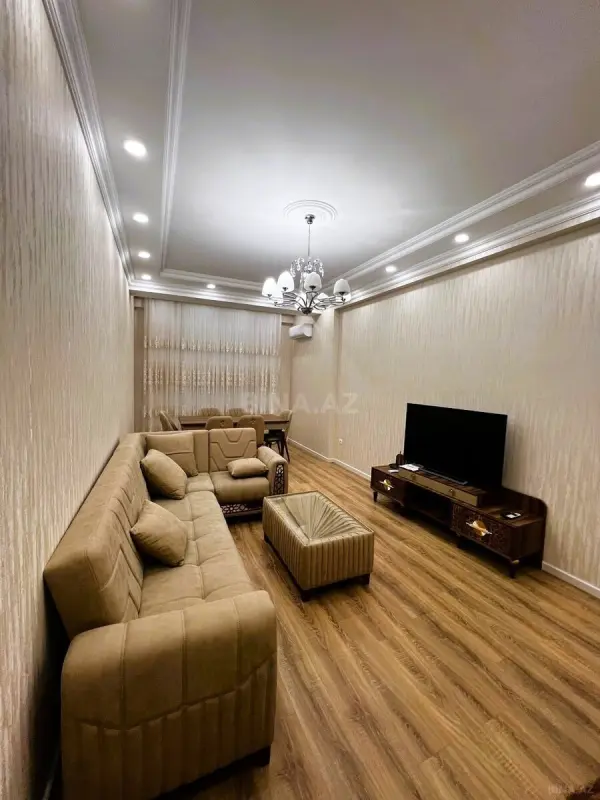 Kirayə verilir 3 otaqlı mənzil 126 m²