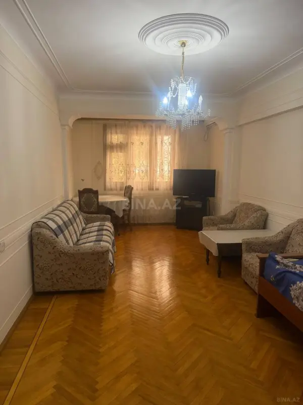 Kirayə verilir 2 otaqlı mənzil 80 m²