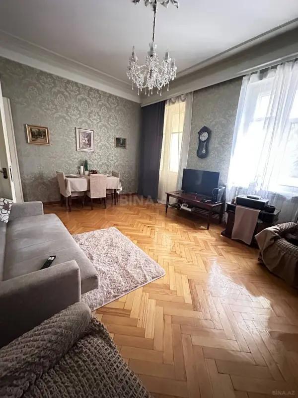 Kirayə verilir 2 otaqlı mənzil 68 m²