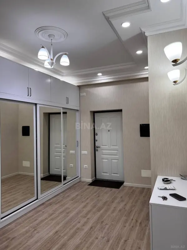 Kirayə verilir 3 otaqlı mənzil 126 m²