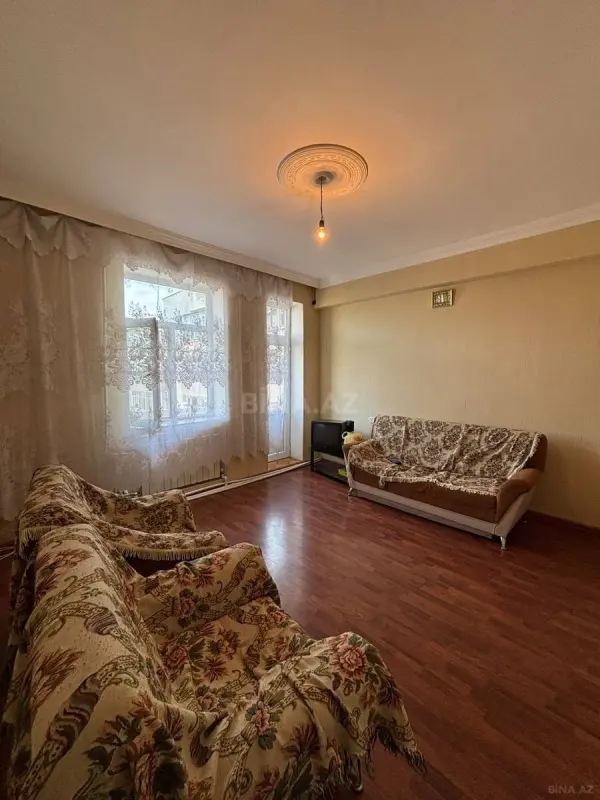 Kirayə verilir 2 otaqlı mənzil 75 m²