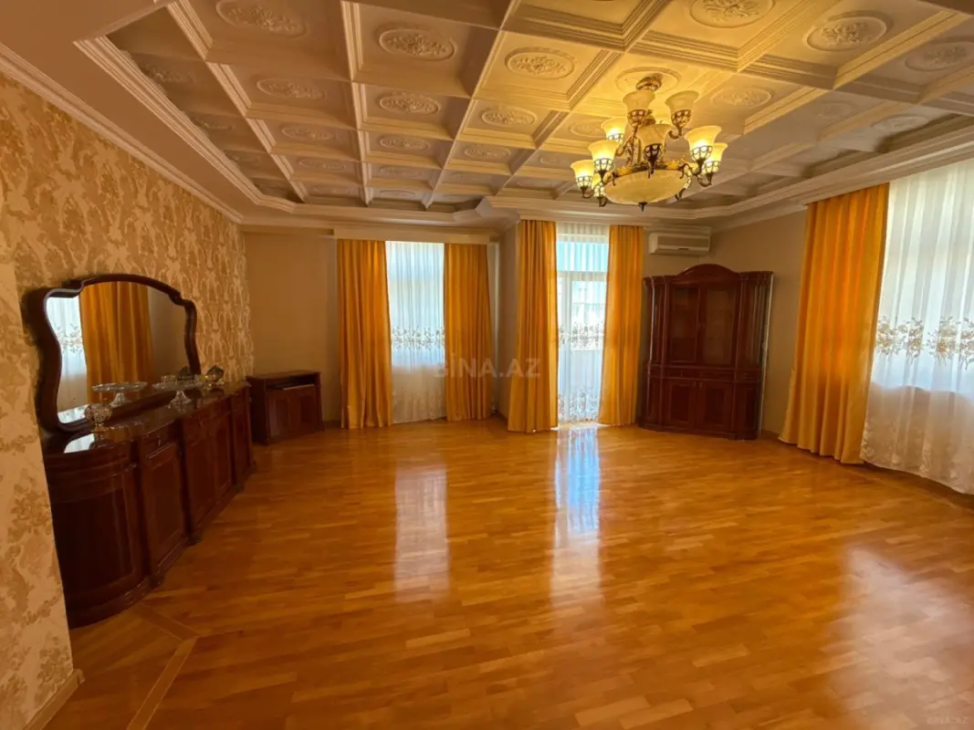 Satılır 6 otaqlı mənzil 250 m²