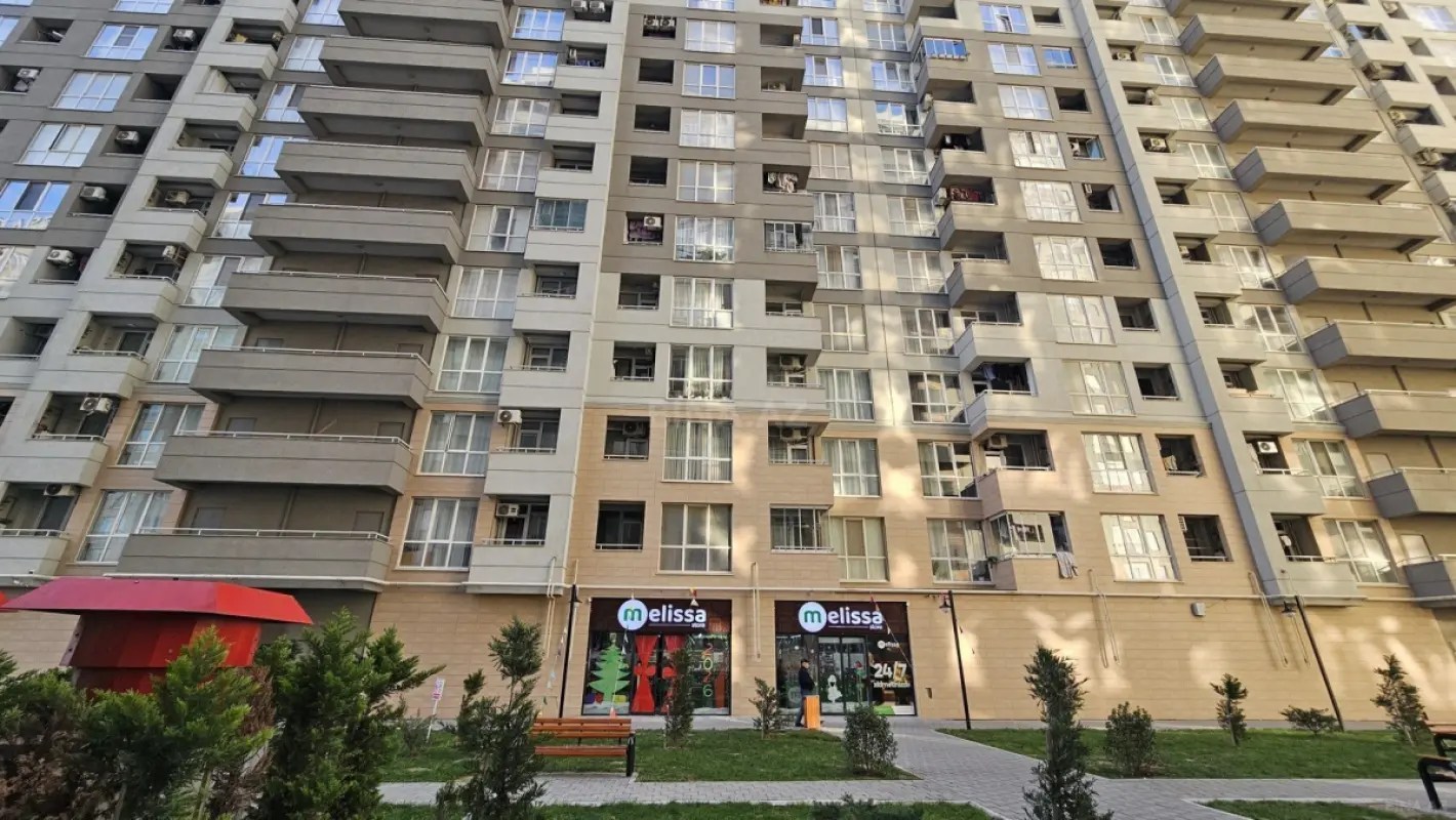 Satılır 2 otaqlı mənzil 77 m²