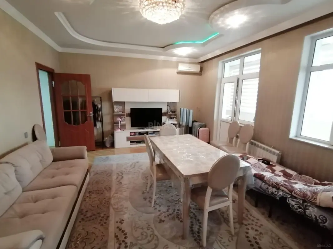 Satılır 3 otaqlı mənzil 131 m²