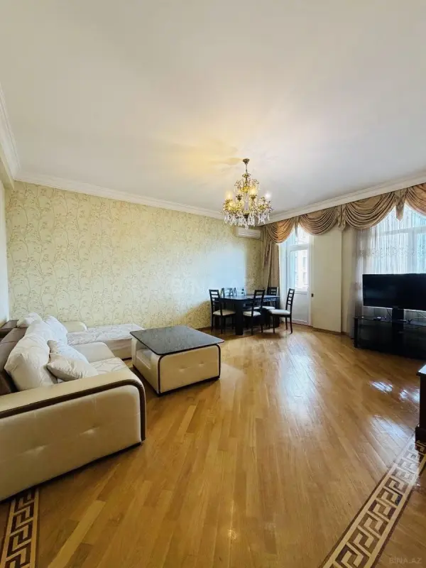 Satılır 3 otaqlı mənzil 145 m²