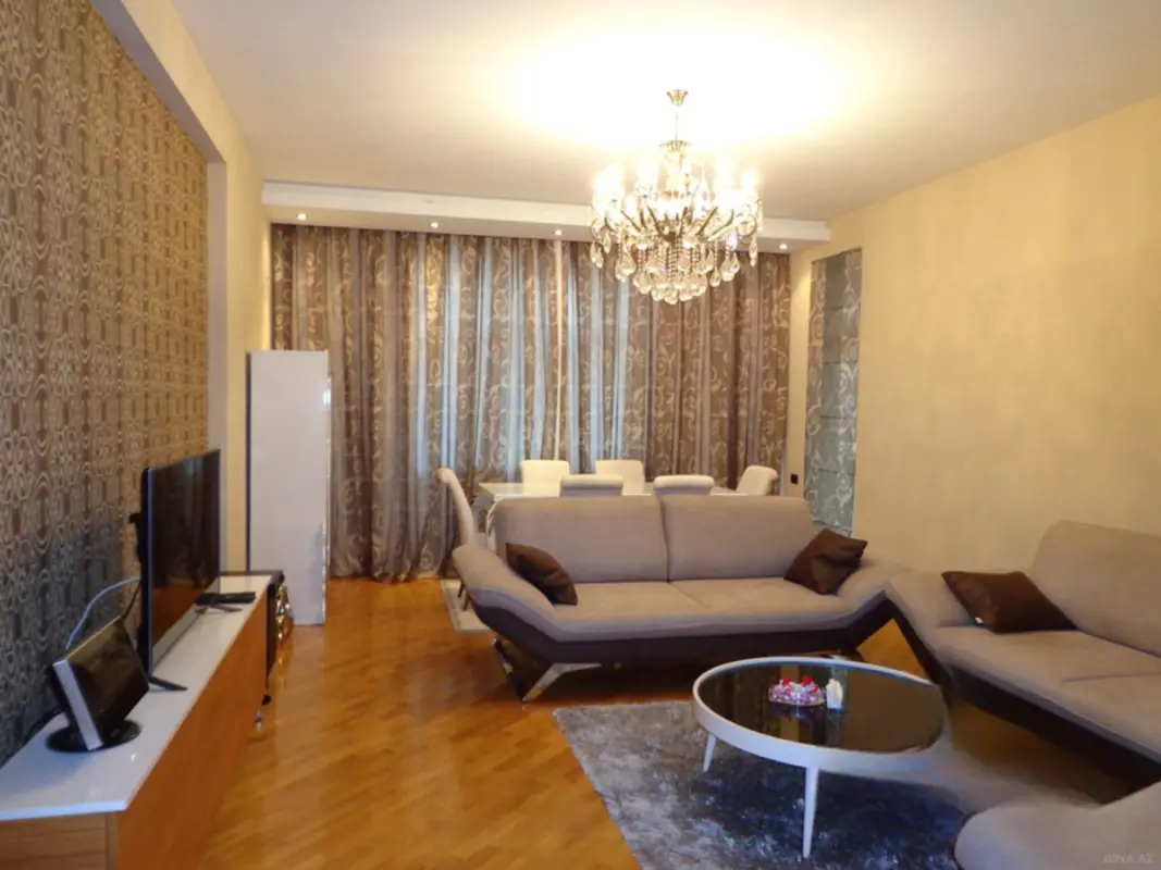 Kirayə verilir 2 otaqlı mənzil 100 m²
