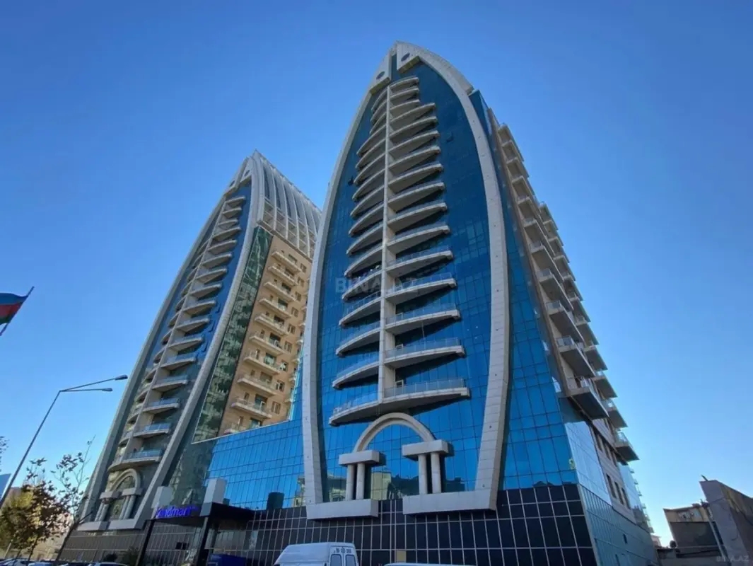 Kirayə verilir 4 otaqlı mənzil 260 m²