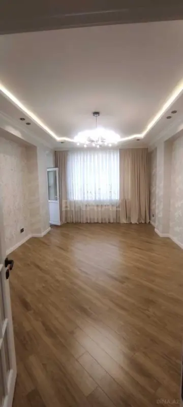 Satılır 3 otaqlı mənzil 136 m²