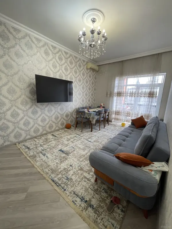 Satılır 2 otaqlı mənzil 72 m²