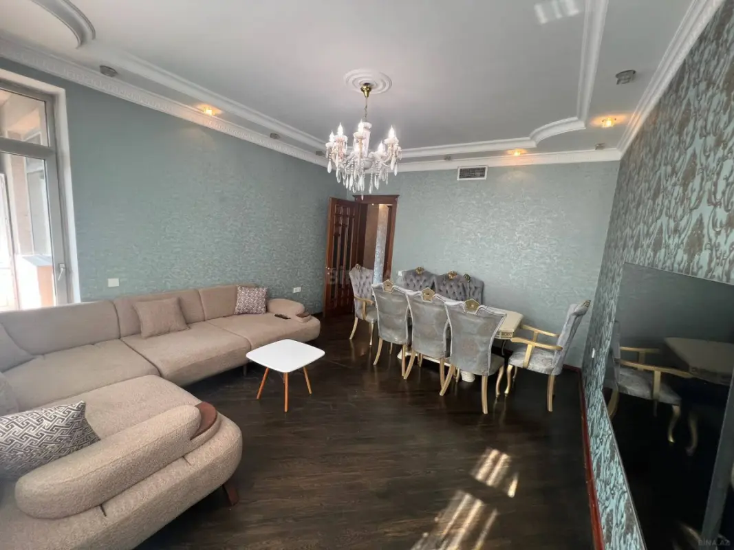 Kirayə verilir 3 otaqlı mənzil 130 m²