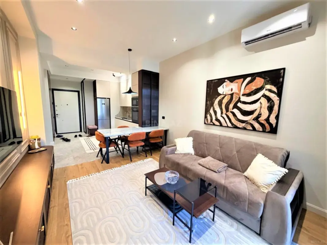 Kirayə verilir 2 otaqlı mənzil 90 m²