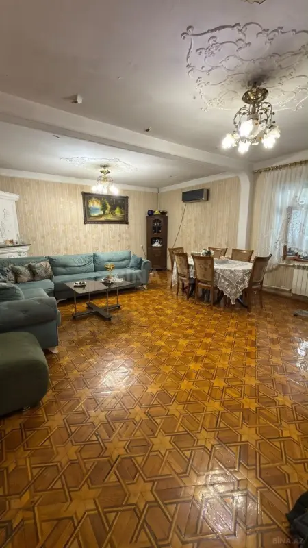 Satılır 5 otaqlı mənzil 130 m²