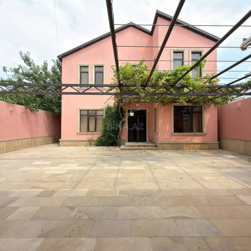 Satılır 4 otaqlı həyət evi 200 m²
