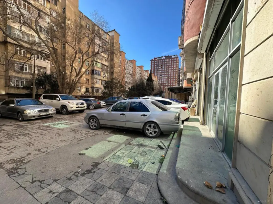Kirayə verilir obyekt 105 m²