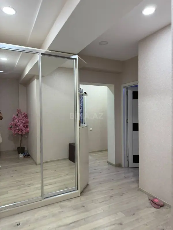 Satılır 2 otaqlı mənzil 70 m²