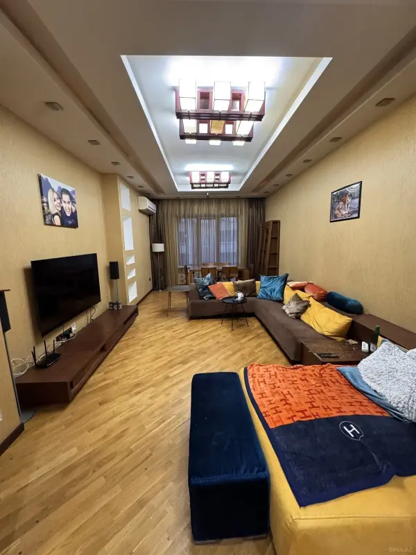 Satılır 3 otaqlı mənzil 115 m²