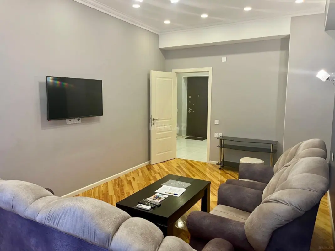 Kirayə verilir 2 otaqlı mənzil 100 m²