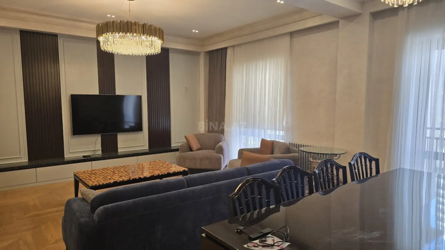 Kirayə verilir 3 otaqlı mənzil 150 m²