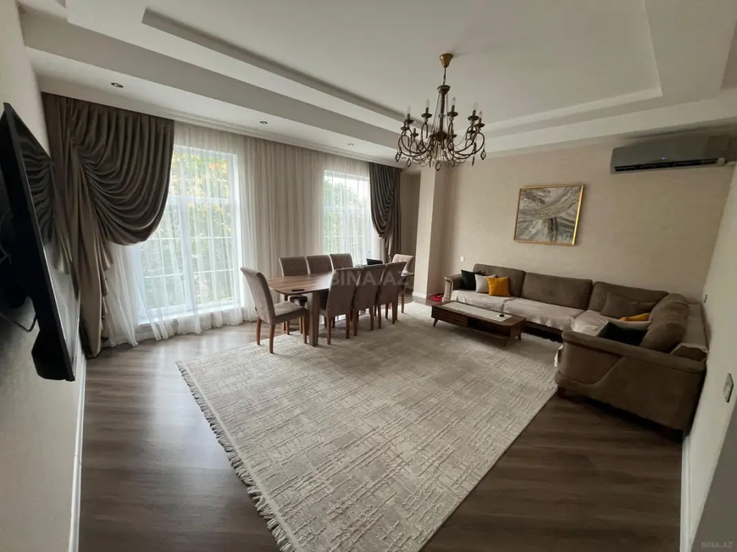 Satılır 12 otaqlı həyət evi 380 m²