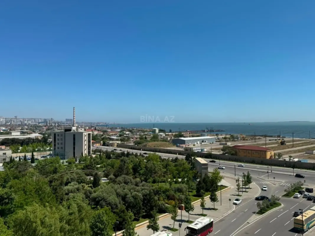 Satılır 5 otaqlı mənzil 175 m²