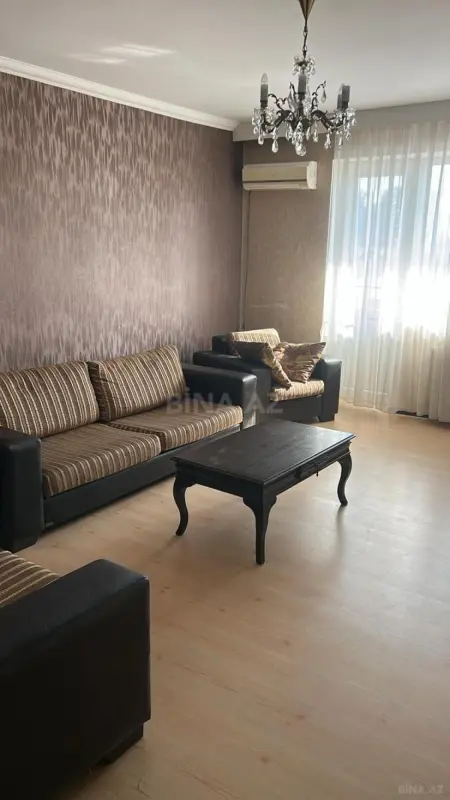Kirayə verilir 3 otaqlı mənzil 140 m²
