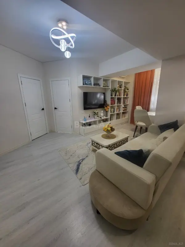 Kirayə verilir 2 otaqlı mənzil 71 m²