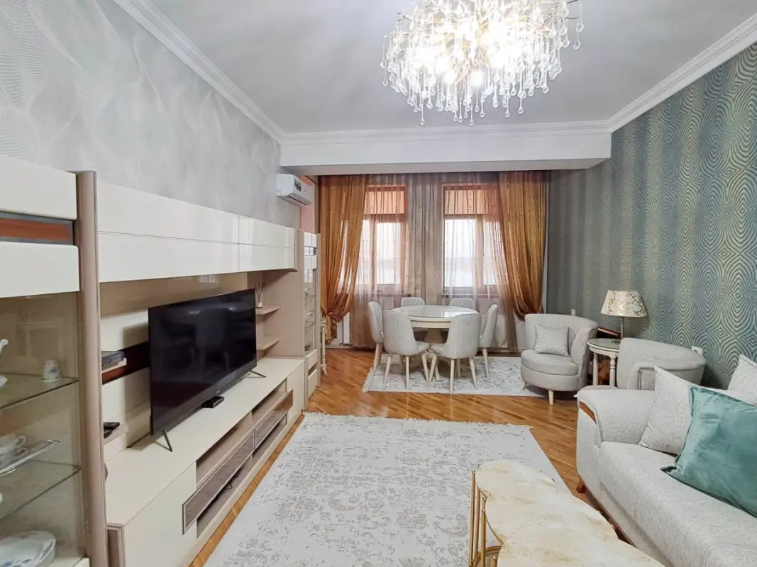 Satılır 2 otaqlı mənzil 70 m²