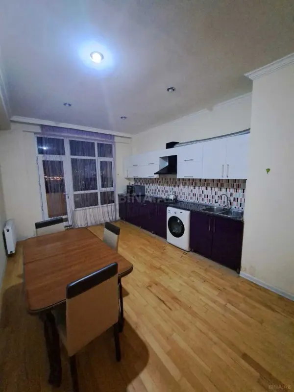 Kirayə verilir 3 otaqlı mənzil 130 m²