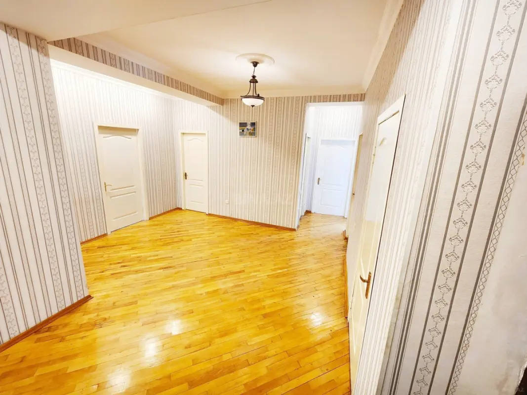 Kirayə verilir 3 otaqlı mənzil 140 m²