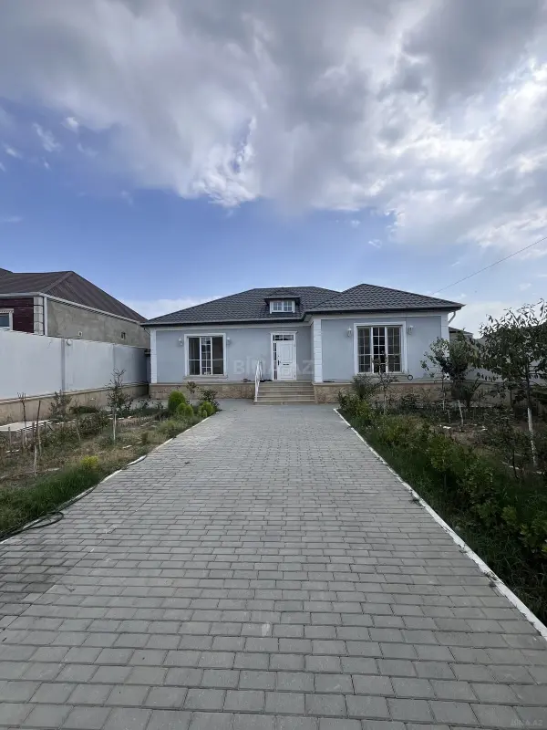 Satılır 4 otaqlı həyət evi 140 m²