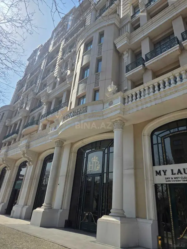 Satılır 4 otaqlı mənzil 350 m²