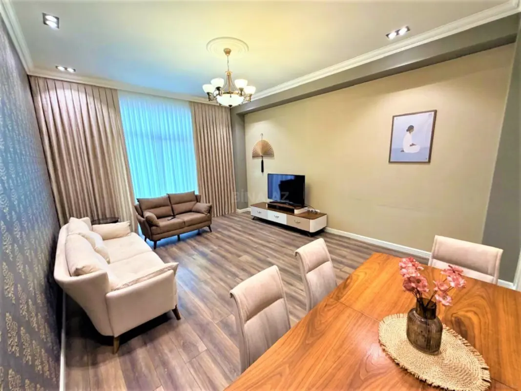 Kirayə verilir 2 otaqlı mənzil 90 m²