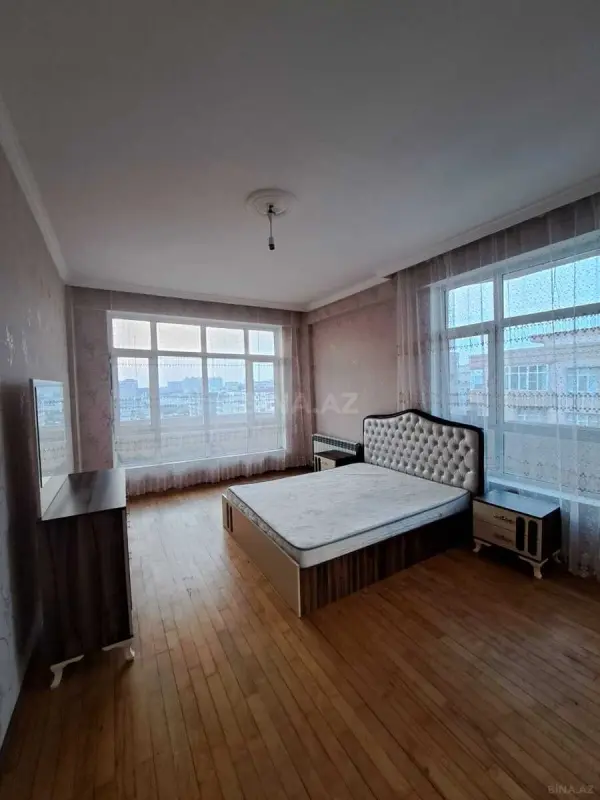 Kirayə verilir 3 otaqlı mənzil 130 m²